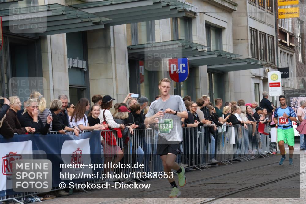 13.09.2026 - 21. swb-Marathon Bremen Strokosch-Dieckow http://msf.ph/oto/10388653 13.09.2026 12:58:43 Ziel 1118, 1508, 1576, 3584, 3624, 3688, 4399, 4847, 6991, 8065, 8994, 9120, 9329, 346, 2049, 5672, 6198, 6929, 8311, 8394 meine-sportfotos.de
