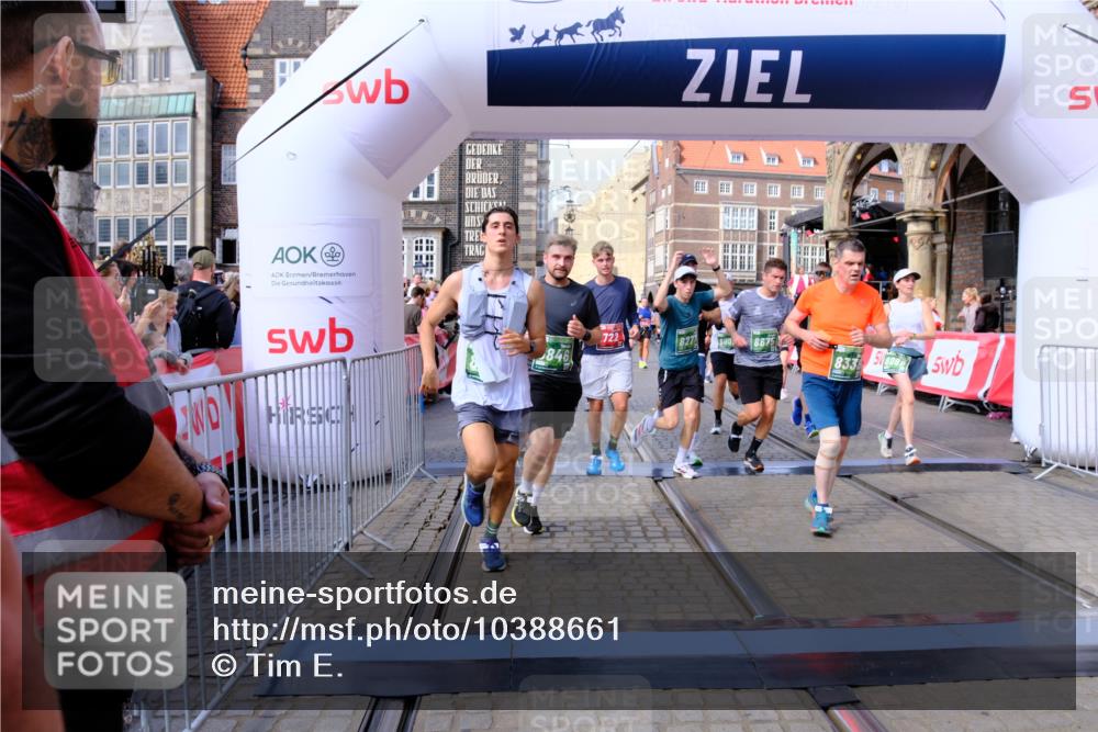 13.09.2026 - 21. swb-Marathon Bremen Tim E. http://msf.ph/oto/10388661 13.09.2026 13:29:42 Ziel 132, 303, 596, 651, 1083, 1243, 1365, 1387, 1545, 1823, 2023, 2076, 2301, 2742, 2867, 2957, 3030, 3258, 3721, 3796, 3846, 3912, 4541, 5036, 5244, 5599, 6030, 6103, 6499, 6690, 7013, 7149, 7426, 7631, 7649, 7860, 8007, 8009, 8066, 8099, 8277, 8338, 8675, 8831, 9249, 9889, 10128 meine-sportfotos.de