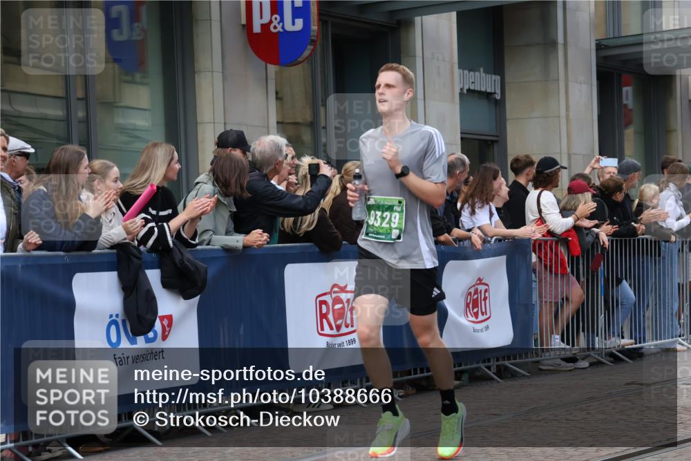 13.09.2026 - 21. swb-Marathon Bremen Strokosch-Dieckow http://msf.ph/oto/10388666 13.09.2026 12:58:44 Ziel 1118, 1508, 1576, 1751, 3584, 3624, 3688, 4399, 4847, 6991, 8065, 8994, 9120, 9329, 346, 1576, 2049, 5672, 6198, 6929, 8311, 8394 meine-sportfotos.de