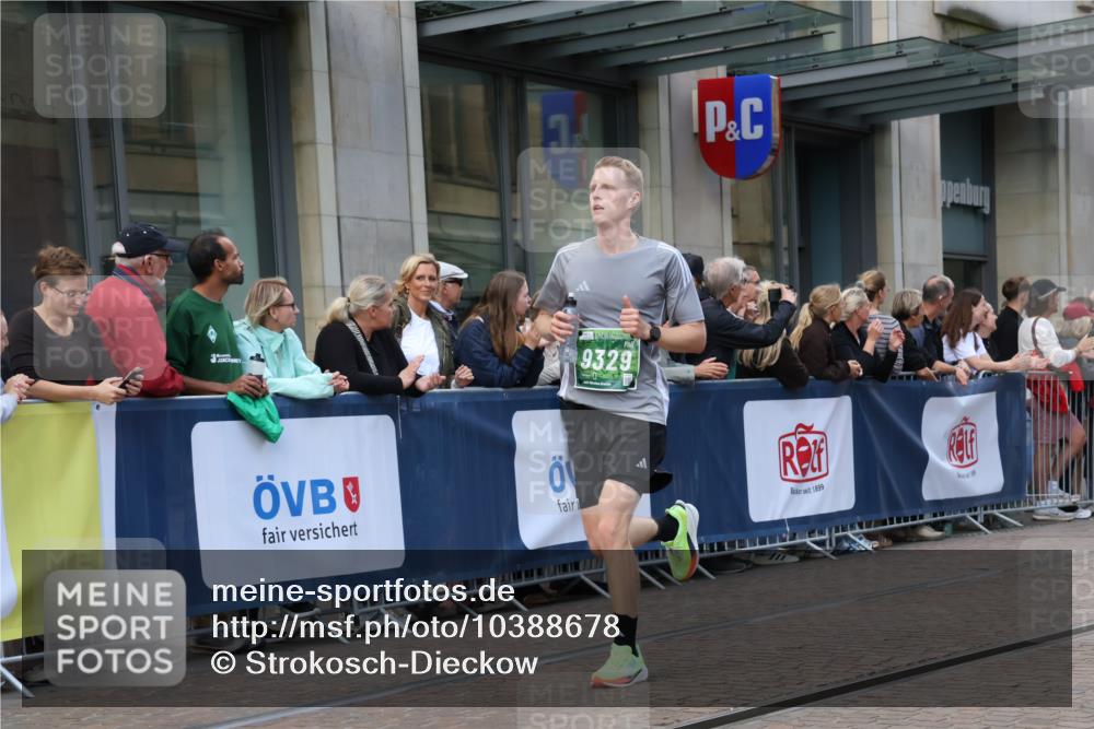 13.09.2026 - 21. swb-Marathon Bremen Strokosch-Dieckow http://msf.ph/oto/10388678 13.09.2026 12:58:45 Ziel 1118, 1508, 1751, 1993, 3584, 3624, 3688, 4399, 4847, 6991, 8065, 8383, 8994, 9120, 9329, 346, 1576, 2049, 5672, 6198, 6929, 8311, 8394 meine-sportfotos.de