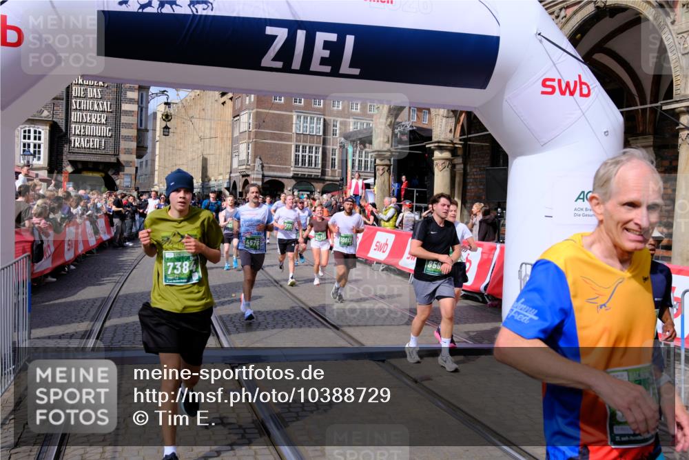13.09.2026 - 21. swb-Marathon Bremen Tim E. http://msf.ph/oto/10388729 13.09.2026 13:30:00 Ziel 124, 716, 1073, 1243, 1581, 1861, 2076, 2289, 3030, 3320, 3618, 3667, 4115, 4575, 4576, 5244, 6006, 6127, 6384, 6725, 6930, 7079, 7093, 7384, 7426, 7884, 8481, 8594, 8612, 8771, 8899, 9049, 9534, 9747, 9770, 10013, 13031 meine-sportfotos.de