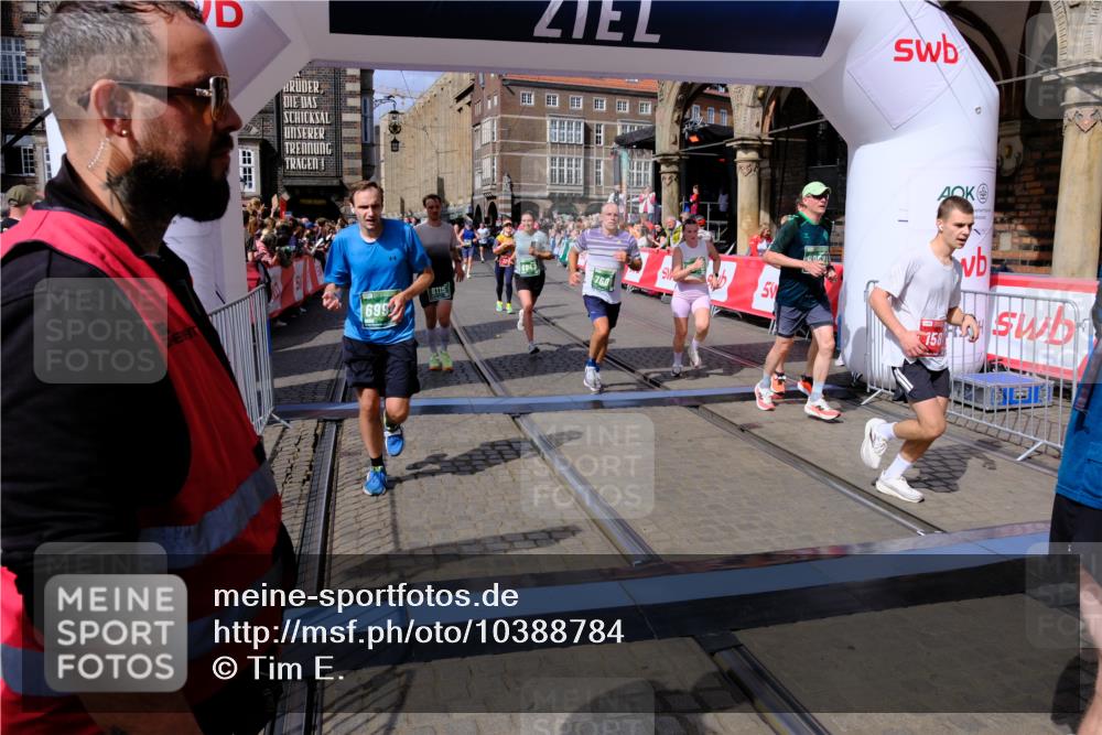 13.09.2026 - 21. swb-Marathon Bremen Tim E. http://msf.ph/oto/10388784 13.09.2026 13:30:28 Ziel 881, 1308, 1611, 1653, 1780, 1909, 1938, 2126, 2364, 3190, 4763, 5039, 5198, 5348, 5615, 6225, 6720, 6942, 6992, 6994, 7184, 7609, 7932, 7966, 8110, 8115, 8441, 8470, 9015, 9104, 9125, 9529 meine-sportfotos.de