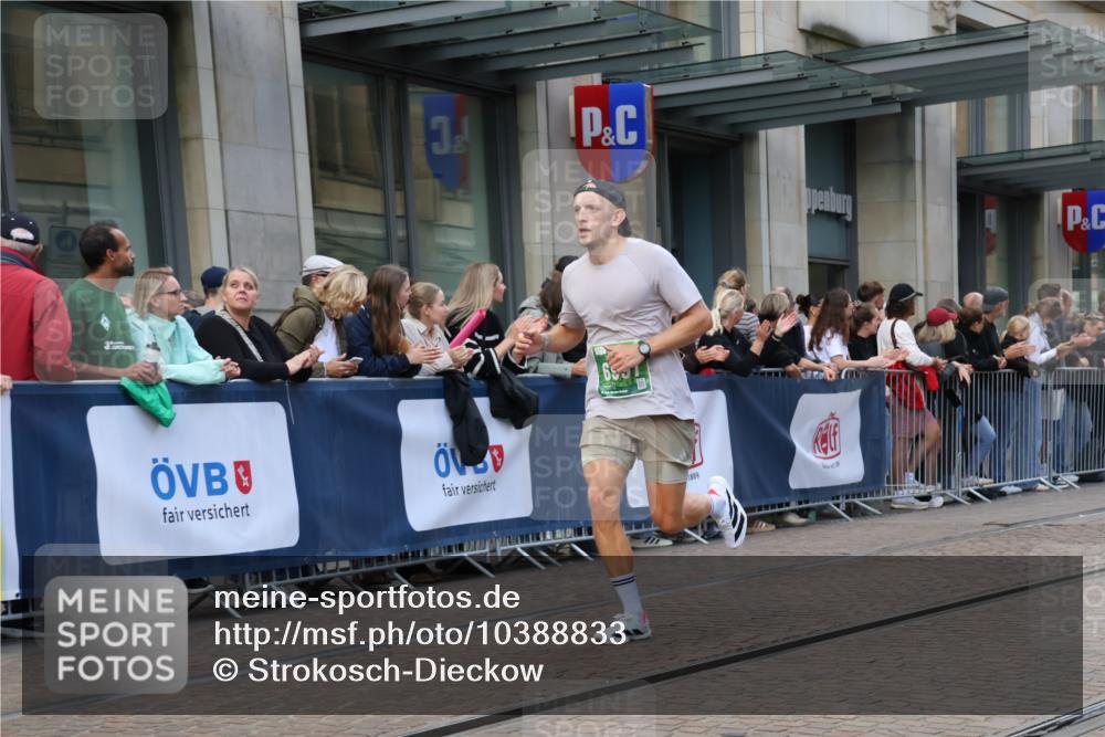 13.09.2026 - 21. swb-Marathon Bremen Strokosch-Dieckow http://msf.ph/oto/10388833 13.09.2026 12:58:56 Ziel 658, 1118, 1248, 1508, 1751, 1800, 1993, 2651, 3584, 3688, 4096, 4399, 6991, 8383, 8994, 9120, 9533, 1118, 1576, 2049, 3624, 4847, 5672, 6929, 8065, 8994, 9329 meine-sportfotos.de