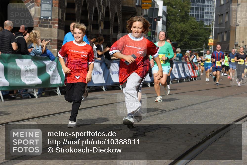 13.09.2026 - 21. swb-Marathon Bremen Strokosch-Dieckow http://msf.ph/oto/10388911 13.09.2026 11:10:20 Ziel 10299, 10435, 10645, 10751, 11119, 11383, 11437, 11441, 12207, 10002, 10169, 10247, 10422, 10706, 10719, 10768, 10791, 10890, 11080, 11283, 11298, 11300, 11957, 11982, 12183, 12227, 12454, 12550 meine-sportfotos.de