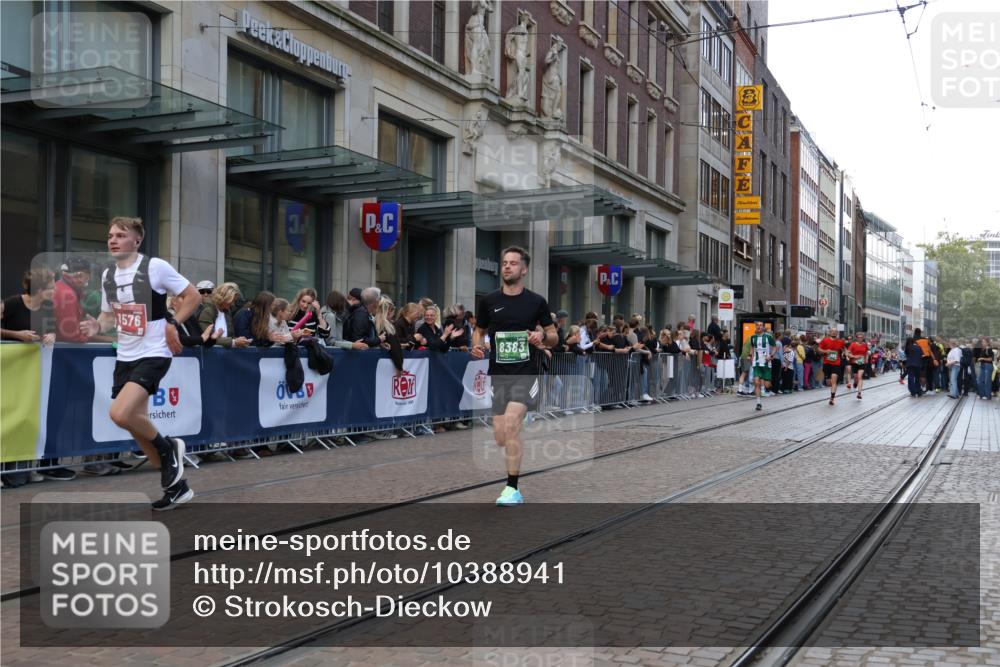 13.09.2026 - 21. swb-Marathon Bremen Strokosch-Dieckow http://msf.ph/oto/10388941 13.09.2026 12:59:03 Ziel 658, 1248, 1508, 1751, 1800, 1993, 2651, 3251, 3584, 4096, 6991, 8383, 9533, 1118, 1576, 3624, 3688, 4399, 4847, 6929, 8065, 8994, 9120, 9329 meine-sportfotos.de