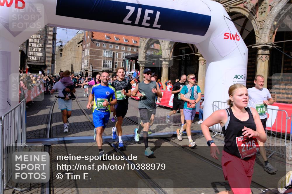 13.09.2026 - 21. swb-Marathon Bremen Tim E. http://msf.ph/oto/10388979 13.09.2026 13:30:51 Ziel 625, 800, 834, 1067, 1926, 2369, 2452, 2723, 3163, 3164, 3425, 4058, 4206, 4332, 4342, 4415, 4425, 4748, 4757, 5506, 5551, 6134, 6343, 6347, 6523, 6988, 7253, 7567, 7645, 7821, 8090, 8116, 8117, 8169, 8314, 8762, 8878, 8966, 9011, 9108, 9692, 9695, 9699, 9825, 13090 meine-sportfotos.de