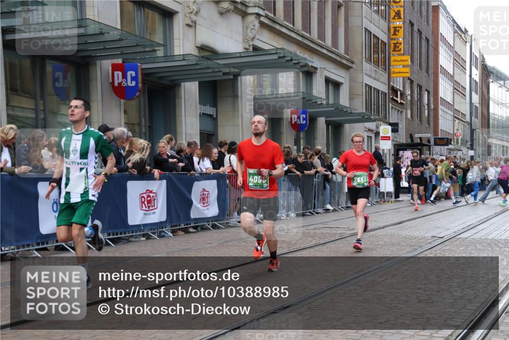 13.09.2026 - 21. swb-Marathon Bremen Strokosch-Dieckow http://msf.ph/oto/10388985 13.09.2026 12:59:07 Ziel 466, 658, 862, 1248, 1508, 1751, 1800, 1993, 2651, 3251, 4096, 5316, 8383, 9533, 1118, 1508, 1576, 3584, 3624, 3688, 4399, 4847, 6929, 6991, 8065, 8994, 9120, 9329 meine-sportfotos.de