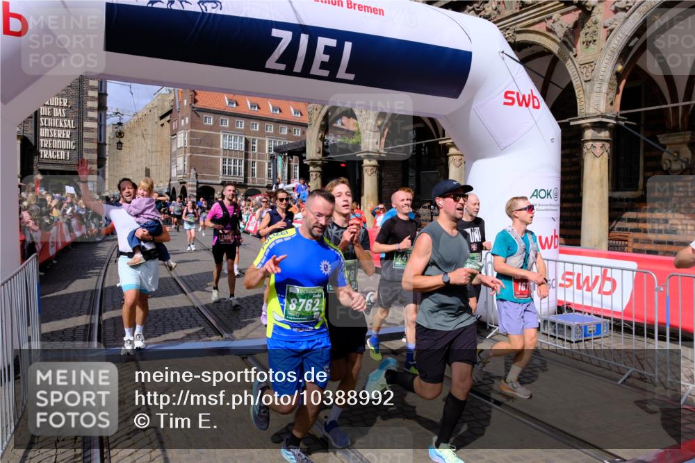 13.09.2026 - 21. swb-Marathon Bremen Tim E. http://msf.ph/oto/10388992 13.09.2026 13:30:52 Ziel 625, 800, 834, 1067, 1926, 2369, 2452, 2723, 3163, 3164, 3425, 4058, 4206, 4332, 4342, 4415, 4425, 4748, 4757, 5506, 5551, 6134, 6343, 6347, 6523, 6988, 7253, 7567, 7645, 7821, 8116, 8117, 8169, 8314, 8762, 8878, 8966, 9011, 9108, 9692, 9695, 9699, 9825, 13090 meine-sportfotos.de