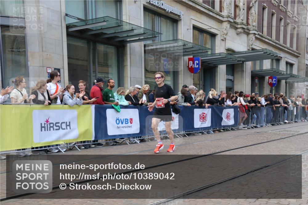 13.09.2026 - 21. swb-Marathon Bremen Strokosch-Dieckow http://msf.ph/oto/10389042 13.09.2026 12:59:13 Ziel 126, 277, 466, 658, 862, 1248, 1800, 1852, 2651, 3251, 4096, 4964, 5316, 5828, 6557, 9533, 658, 1118, 1508, 1751, 1993, 3584, 3624, 3688, 4399, 4847, 6991, 8065, 8383, 8994, 9120, 9329 meine-sportfotos.de