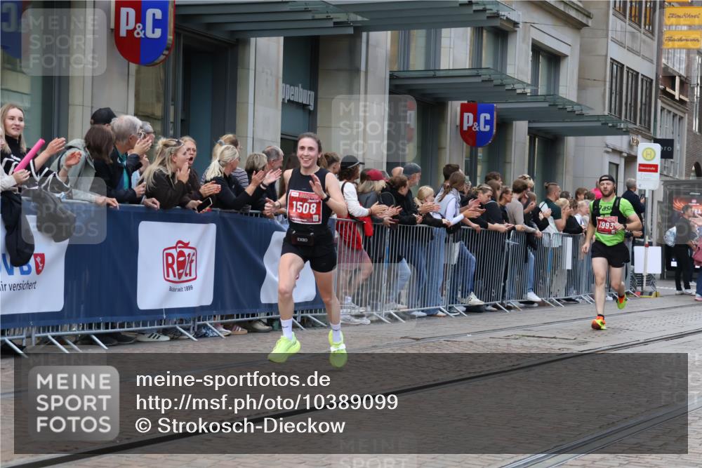 13.09.2026 - 21. swb-Marathon Bremen Strokosch-Dieckow http://msf.ph/oto/10389099 13.09.2026 12:59:23 Ziel 126, 277, 466, 807, 862, 1320, 1485, 1852, 3251, 4964, 5316, 5828, 6557, 8850, 658, 1248, 1508, 1751, 1800, 1993, 2651, 3584, 3688, 4096, 4399, 6991, 8383, 9533 meine-sportfotos.de