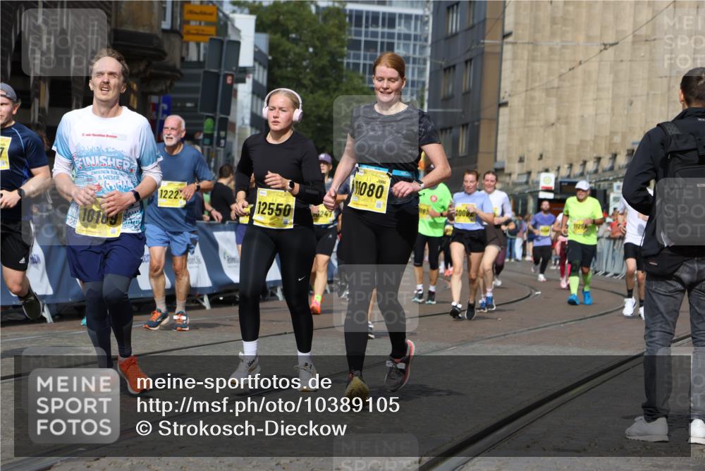 13.09.2026 - 21. swb-Marathon Bremen Strokosch-Dieckow http://msf.ph/oto/10389105 13.09.2026 11:10:31 Ziel 10299, 10361, 10362, 10751, 10963, 11382, 11725, 11732, 11933, 12117, 12207, 12293, 10768, 10911, 11047, 11283, 11298, 11300, 11309, 11327, 11513, 11583, 11736, 11846, 12183 meine-sportfotos.de