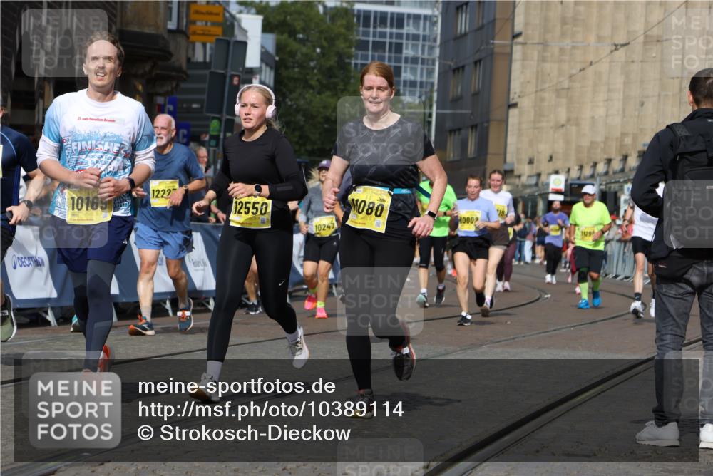 13.09.2026 - 21. swb-Marathon Bremen Strokosch-Dieckow http://msf.ph/oto/10389114 13.09.2026 11:10:32 Ziel 10361, 10362, 10751, 10963, 11080, 11382, 11725, 11732, 11933, 12117, 12207, 12293, 10461, 10462, 10768, 10911, 11047, 11283, 11298, 11309, 11327, 11513, 11583, 11736, 11846, 12183 meine-sportfotos.de