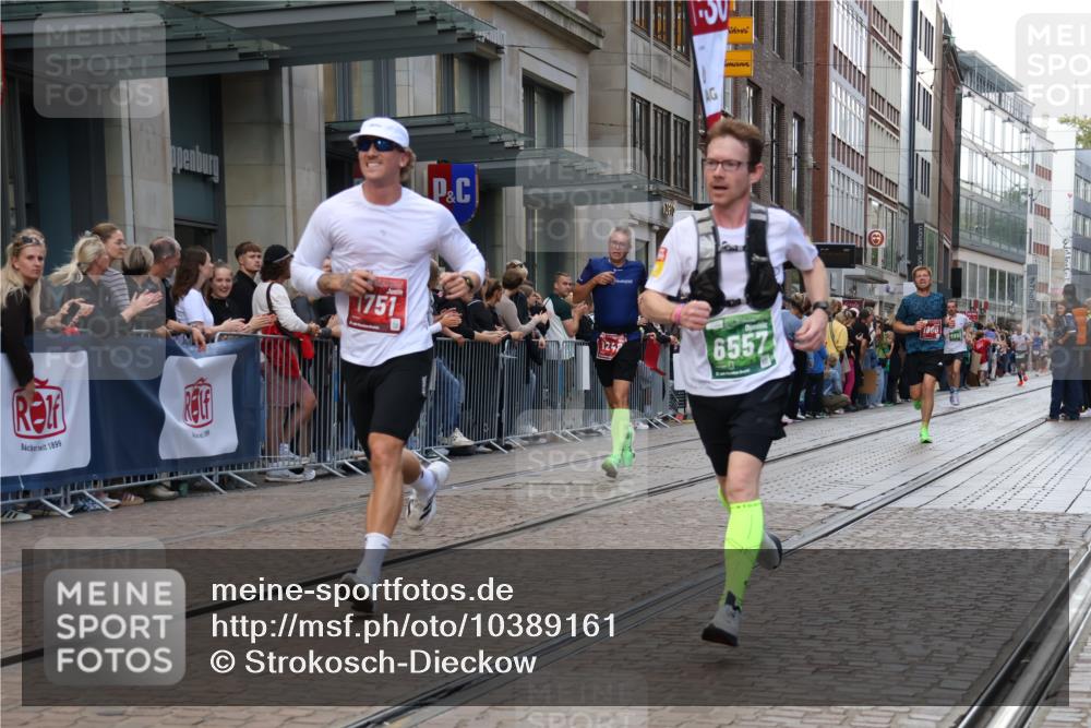 13.09.2026 - 21. swb-Marathon Bremen Strokosch-Dieckow http://msf.ph/oto/10389161 13.09.2026 12:59:29 Ziel 126, 277, 466, 807, 862, 1320, 1485, 1852, 4964, 5316, 5828, 6557, 8850, 9153, 658, 1248, 1508, 1751, 1800, 1993, 2651, 3251, 3584, 4096, 6991, 8383, 9533 meine-sportfotos.de