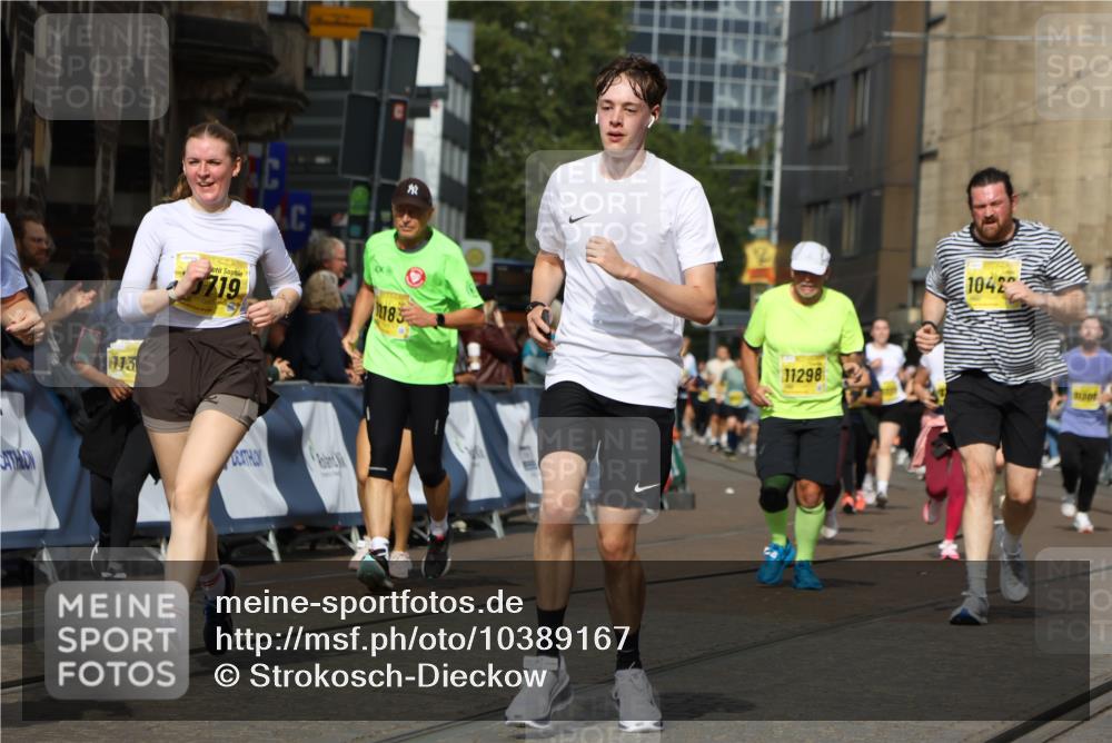 13.09.2026 - 21. swb-Marathon Bremen Strokosch-Dieckow http://msf.ph/oto/10389167 13.09.2026 11:10:37 Ziel 10169, 10361, 10362, 10706, 10890, 10963, 11080, 11382, 11725, 11732, 11933, 11957, 11982, 12117, 12207, 12293, 12550, 10148, 10461, 10462, 10547, 10911, 11047, 11309, 11327, 11335, 11465, 11513, 11583, 11756, 11846 meine-sportfotos.de