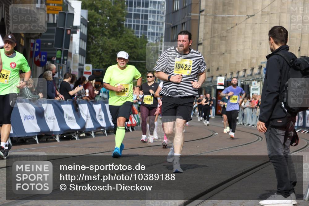 13.09.2026 - 21. swb-Marathon Bremen Strokosch-Dieckow http://msf.ph/oto/10389188 13.09.2026 11:10:39 Ziel 10002, 10169, 10361, 10362, 10706, 10719, 10791, 10890, 10963, 11080, 11382, 11725, 11732, 11933, 11957, 11982, 12117, 12227, 12293, 12454, 12550, 10148, 10163, 10461, 10462, 10547, 10911, 11043, 11047, 11327, 11335, 11465, 11513, 11756, 11846 meine-sportfotos.de