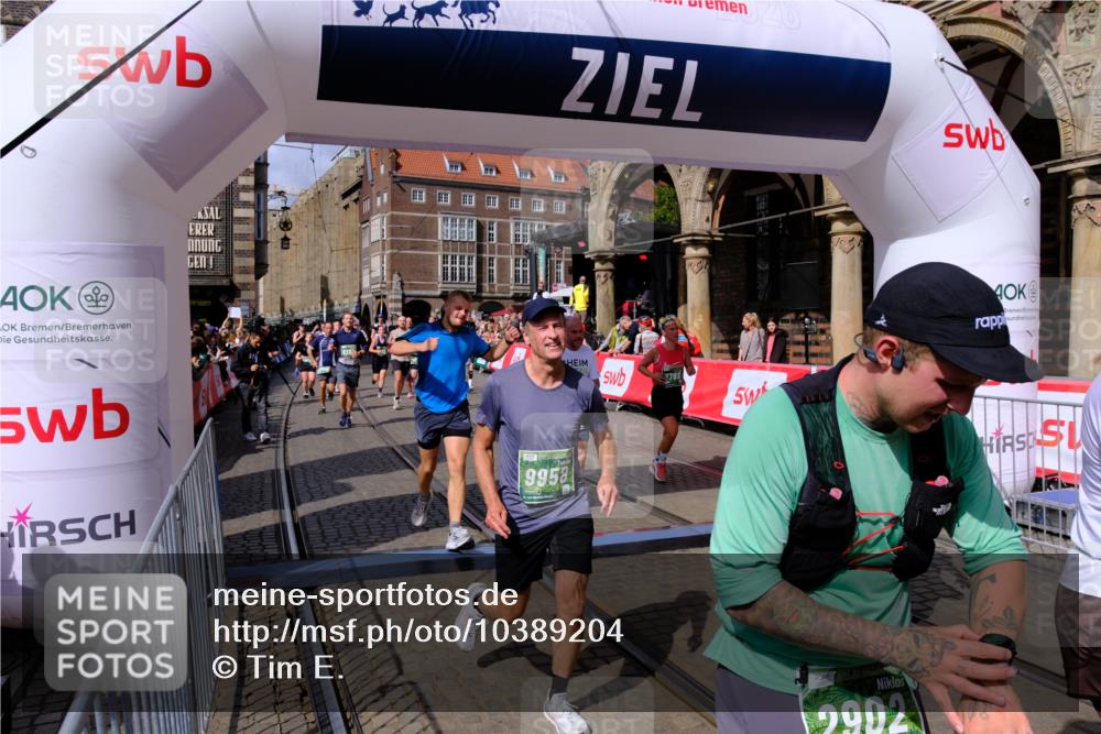 13.09.2026 - 21. swb-Marathon Bremen Tim E. http://msf.ph/oto/10389204 13.09.2026 13:31:23 Ziel 217, 1189, 1398, 1479, 2513, 2802, 2902, 3360, 3762, 3800, 4647, 5673, 5846, 6307, 6419, 6619, 6732, 7198, 7359, 7637, 7760, 7798, 7882, 8097, 8382, 8543, 8616, 9274, 9337, 9937, 9958, 9962, 9969, 9976, 9977, 13152, 13215 meine-sportfotos.de