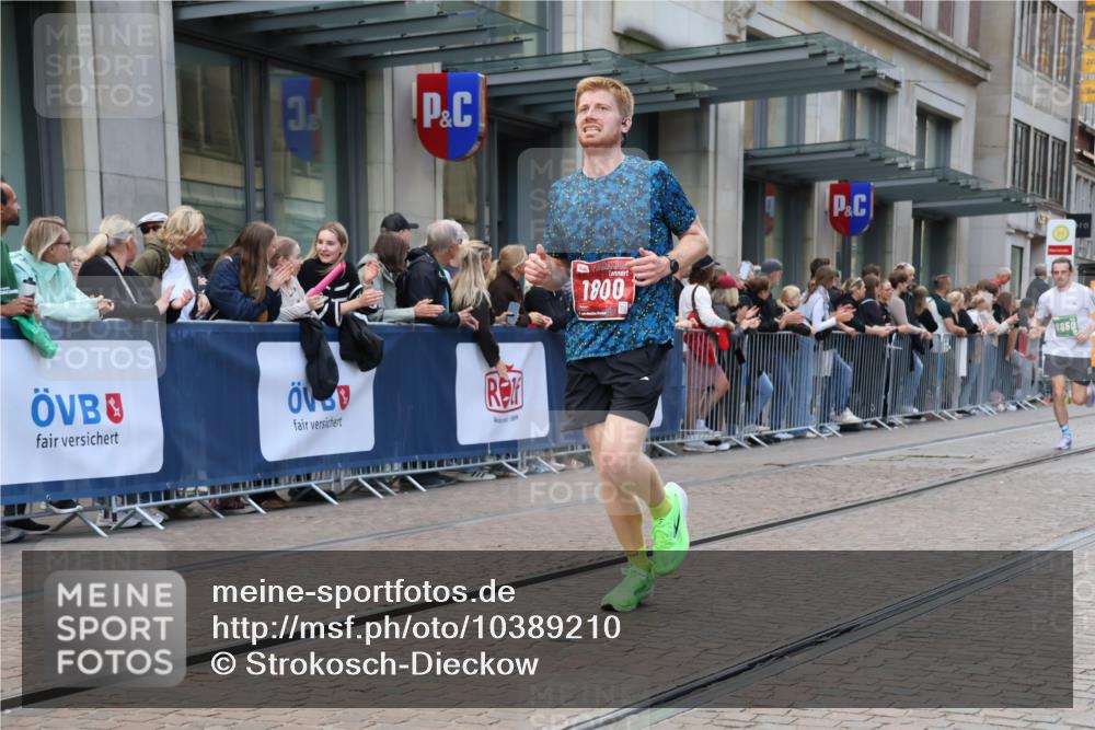 13.09.2026 - 21. swb-Marathon Bremen Strokosch-Dieckow http://msf.ph/oto/10389210 13.09.2026 12:59:34 Ziel 126, 277, 603, 735, 807, 1320, 1485, 1852, 1930, 6557, 8850, 9153, 466, 658, 862, 1248, 1751, 1800, 1993, 2651, 3251, 4096, 4964, 5316, 5828, 8383, 9533 meine-sportfotos.de