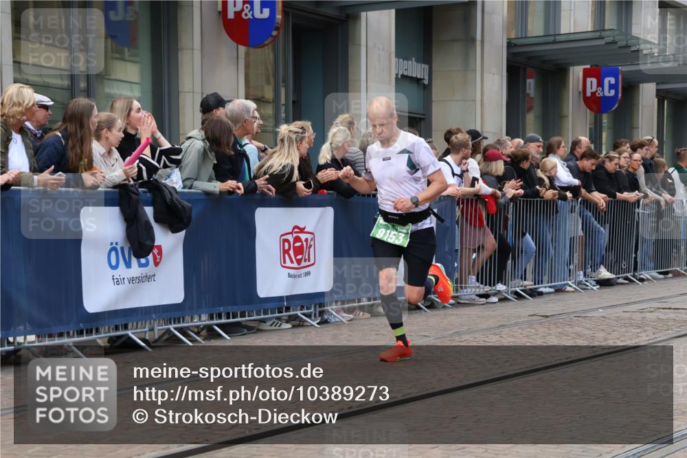 13.09.2026 - 21. swb-Marathon Bremen Strokosch-Dieckow http://msf.ph/oto/10389273 13.09.2026 12:59:42 Ziel 603, 735, 807, 1320, 1485, 1571, 1758, 1911, 1930, 7170, 8689, 8850, 9153, 126, 277, 466, 862, 1800, 1852, 3251, 4964, 5316, 5828, 6557 meine-sportfotos.de