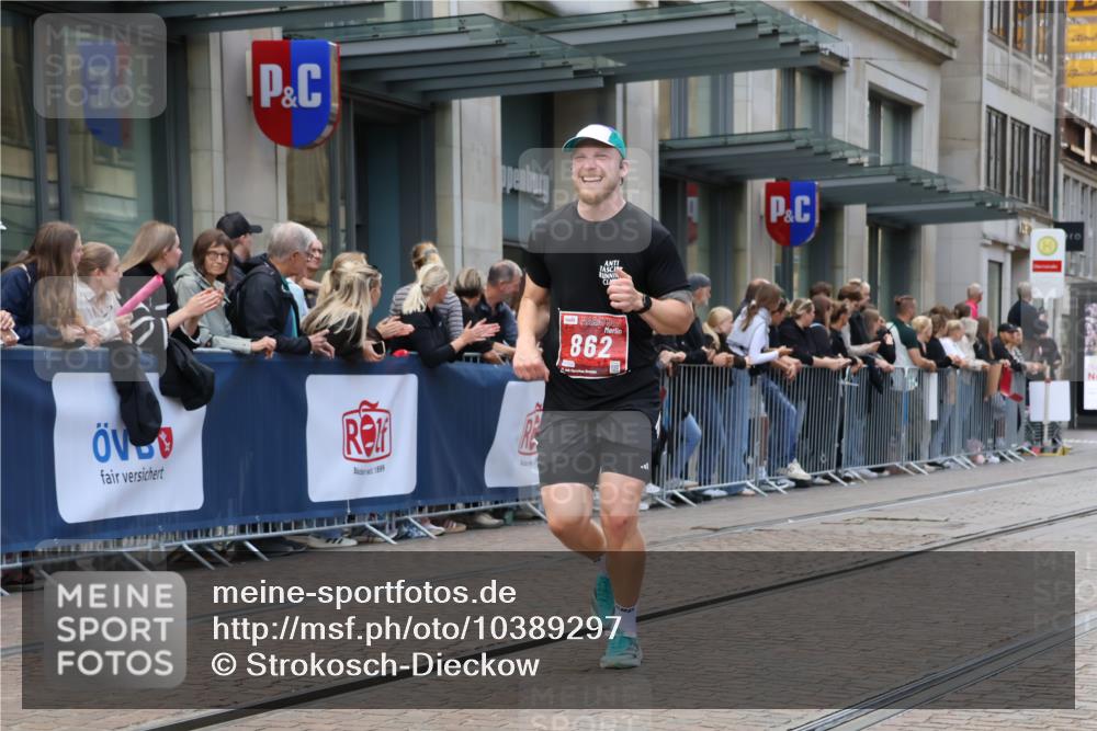 13.09.2026 - 21. swb-Marathon Bremen Strokosch-Dieckow http://msf.ph/oto/10389297 13.09.2026 12:59:45 Ziel 603, 735, 807, 912, 1320, 1571, 1758, 1911, 1930, 7170, 8689, 8850, 9153, 126, 277, 466, 862, 1320, 1485, 1852, 3251, 4964, 5316, 5828, 6557, 8850 meine-sportfotos.de