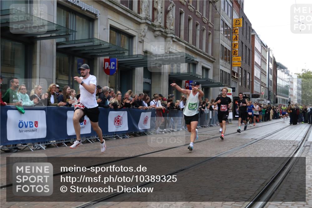 13.09.2026 - 21. swb-Marathon Bremen Strokosch-Dieckow http://msf.ph/oto/10389325 13.09.2026 12:59:52 Ziel 603, 671, 735, 912, 1571, 1758, 1911, 1930, 7015, 7170, 8689, 126, 277, 466, 807, 862, 1320, 1485, 1852, 4964, 5316, 5828, 6557, 8850, 9153 meine-sportfotos.de