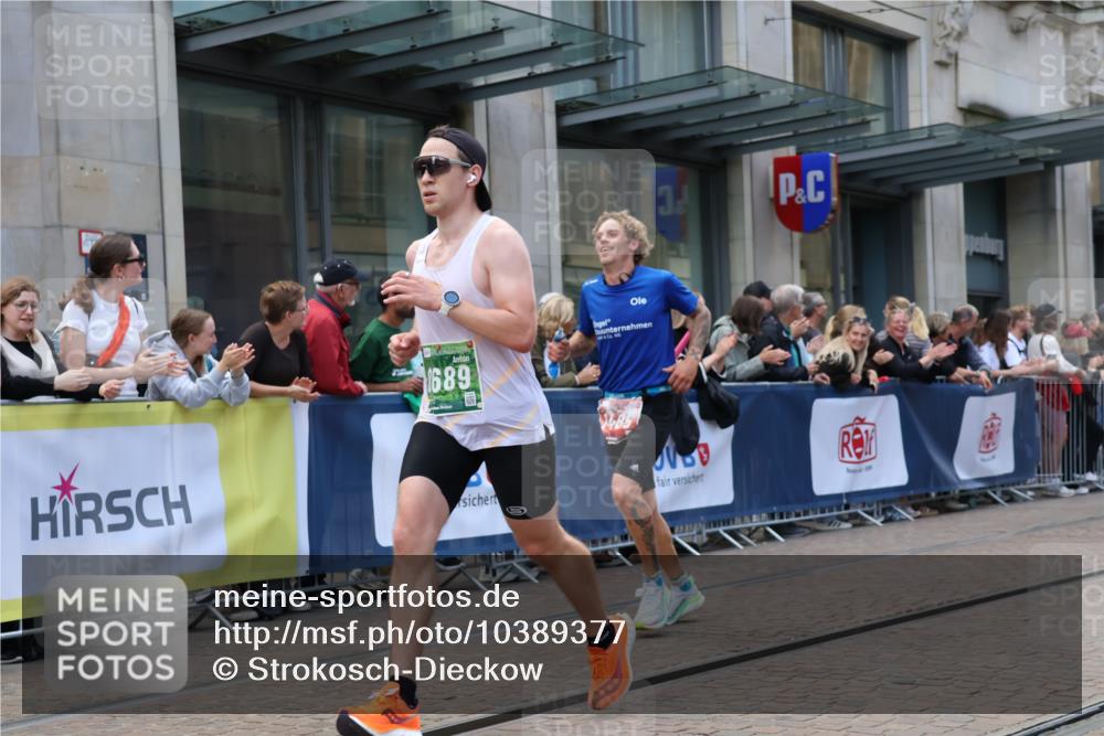 13.09.2026 - 21. swb-Marathon Bremen Strokosch-Dieckow http://msf.ph/oto/10389377 13.09.2026 12:59:59 Ziel 671, 912, 1571, 1758, 1911, 1930, 2683, 5776, 7015, 7170, 8689, 126, 277, 603, 735, 807, 1320, 1485, 1852, 1930, 6557, 8850, 9153 meine-sportfotos.de