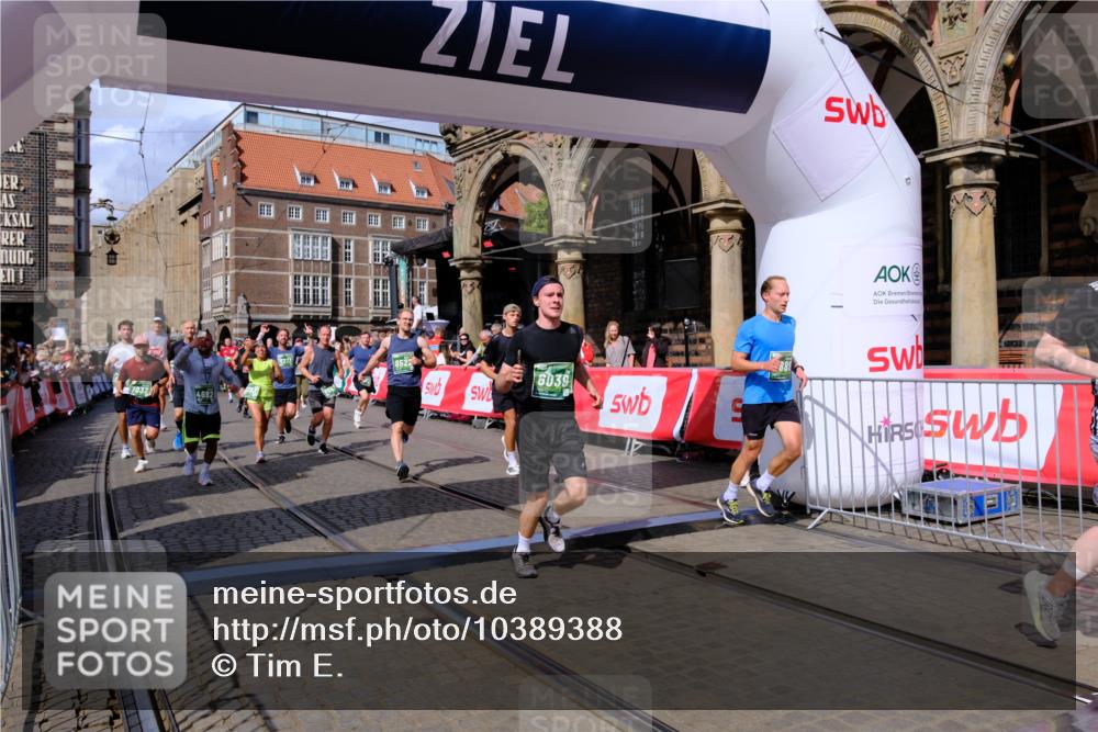 13.09.2026 - 21. swb-Marathon Bremen Tim E. http://msf.ph/oto/10389388 13.09.2026 13:31:54 Ziel 310, 922, 1600, 2707, 3115, 3152, 3239, 3244, 3579, 3858, 3859, 4164, 4258, 4273, 4692, 4889, 5426, 5504, 5899, 6039, 6062, 6100, 6147, 6193, 6213, 6581, 6602, 6971, 7032, 7260, 7608, 7941, 7964, 8042, 8078, 8166, 8205, 8206, 8239, 8364, 8495, 8522, 9033, 9155, 9293, 9568, 9903, 9914, 13151 meine-sportfotos.de