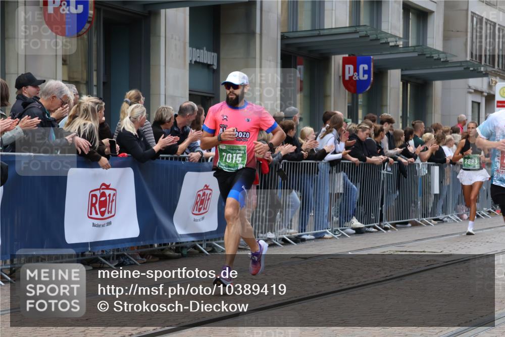 13.09.2026 - 21. swb-Marathon Bremen Strokosch-Dieckow http://msf.ph/oto/10389419 13.09.2026 13:00:04 Ziel 671, 912, 1136, 1550, 1571, 1754, 2683, 5776, 7015, 8689, 603, 735, 807, 1320, 1485, 1571, 1758, 1911, 1930, 7170, 8850, 9153 meine-sportfotos.de