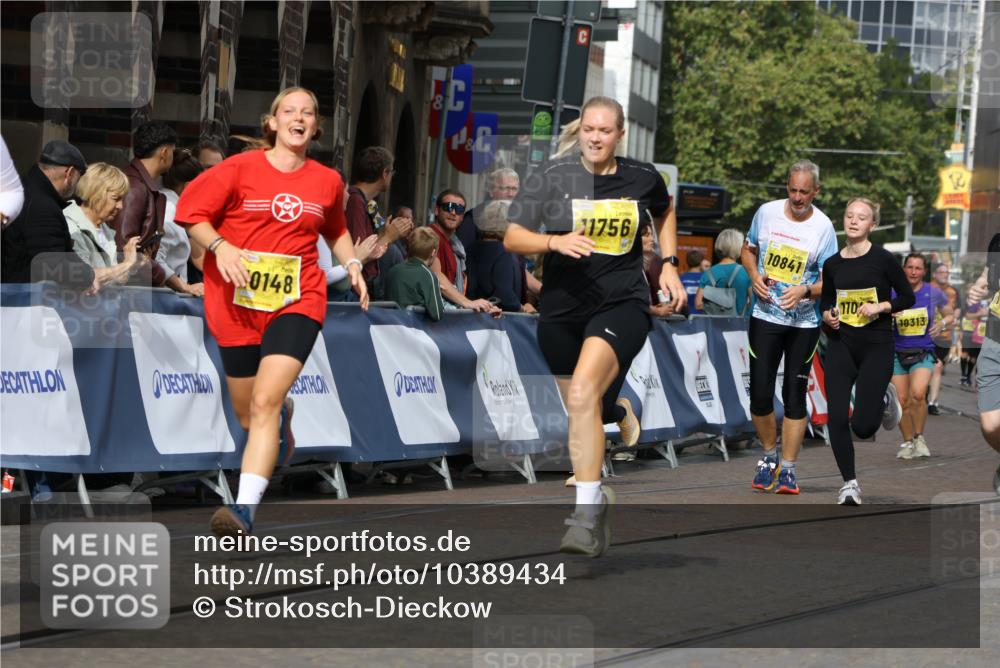 13.09.2026 - 21. swb-Marathon Bremen Strokosch-Dieckow http://msf.ph/oto/10389434 13.09.2026 11:11:01 Ziel 10247, 10422, 10461, 10462, 10768, 10911, 11047, 11283, 11298, 11300, 11309, 11327, 11335, 11465, 11513, 11583, 11736, 11846, 12183, 10313, 10419, 10527, 10611, 10644, 11062, 11141, 11231, 11483, 11679, 11745, 12148, 12396, 12507 meine-sportfotos.de