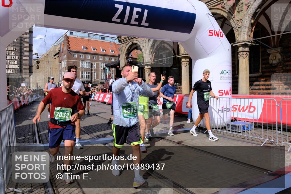 13.09.2026 - 21. swb-Marathon Bremen Tim E. http://msf.ph/oto/10389437 13.09.2026 13:31:57 Ziel 310, 922, 1600, 3115, 3239, 3244, 3278, 3858, 3859, 3989, 4164, 4258, 4273, 4692, 4889, 4998, 5158, 5363, 5426, 5899, 6039, 6062, 6100, 6193, 6213, 6354, 6581, 6602, 6971, 7032, 7260, 7608, 7941, 7964, 8042, 8078, 8166, 8205, 8206, 8239, 8364, 8495, 8522, 9033, 9155, 9188, 9293, 9568, 9903, 9914, 13151, 13231 meine-sportfotos.de