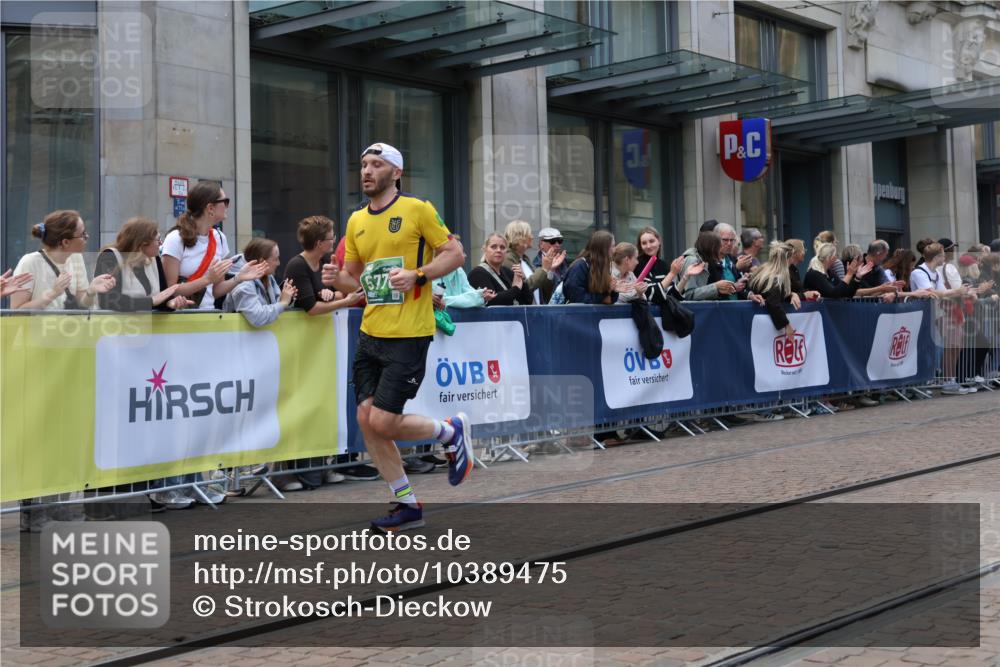13.09.2026 - 21. swb-Marathon Bremen Strokosch-Dieckow http://msf.ph/oto/10389475 13.09.2026 13:00:09 Ziel 671, 912, 1136, 1550, 1754, 2141, 2683, 4904, 5776, 7015, 603, 735, 807, 912, 1320, 1571, 1758, 1911, 1930, 7170, 8689, 8850, 9153 meine-sportfotos.de