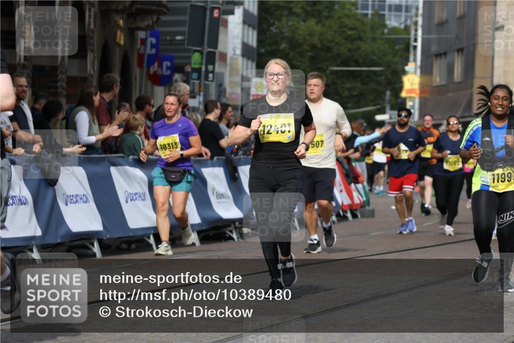13.09.2026 - 21. swb-Marathon Bremen Strokosch-Dieckow http://msf.ph/oto/10389480 13.09.2026 11:11:07 Ziel 10148, 10163, 10461, 10462, 10547, 10792, 10911, 11043, 11047, 11309, 11327, 11335, 11465, 11513, 11583, 11736, 11756, 11846, 10419, 10611, 11062, 11231, 11458, 11679, 11745, 12126, 12148, 12396 meine-sportfotos.de