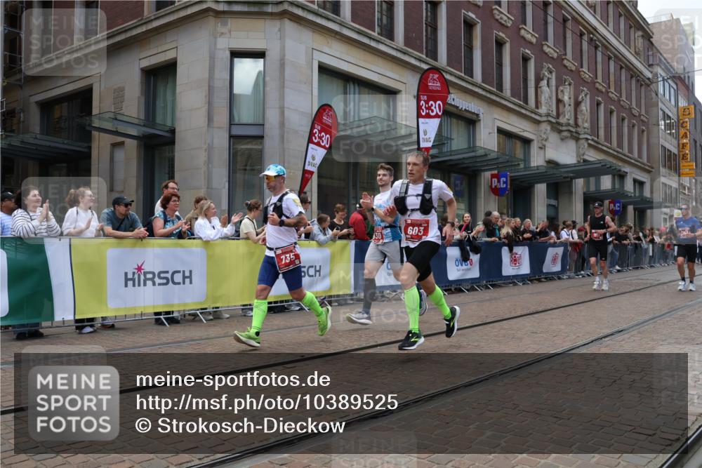 13.09.2026 - 21. swb-Marathon Bremen Strokosch-Dieckow http://msf.ph/oto/10389525 13.09.2026 13:00:15 Ziel 371, 453, 1136, 1550, 1754, 2141, 2683, 4904, 5776, 603, 671, 735, 912, 1571, 1758, 1911, 1930, 7015, 7170, 8689, 9153 meine-sportfotos.de
