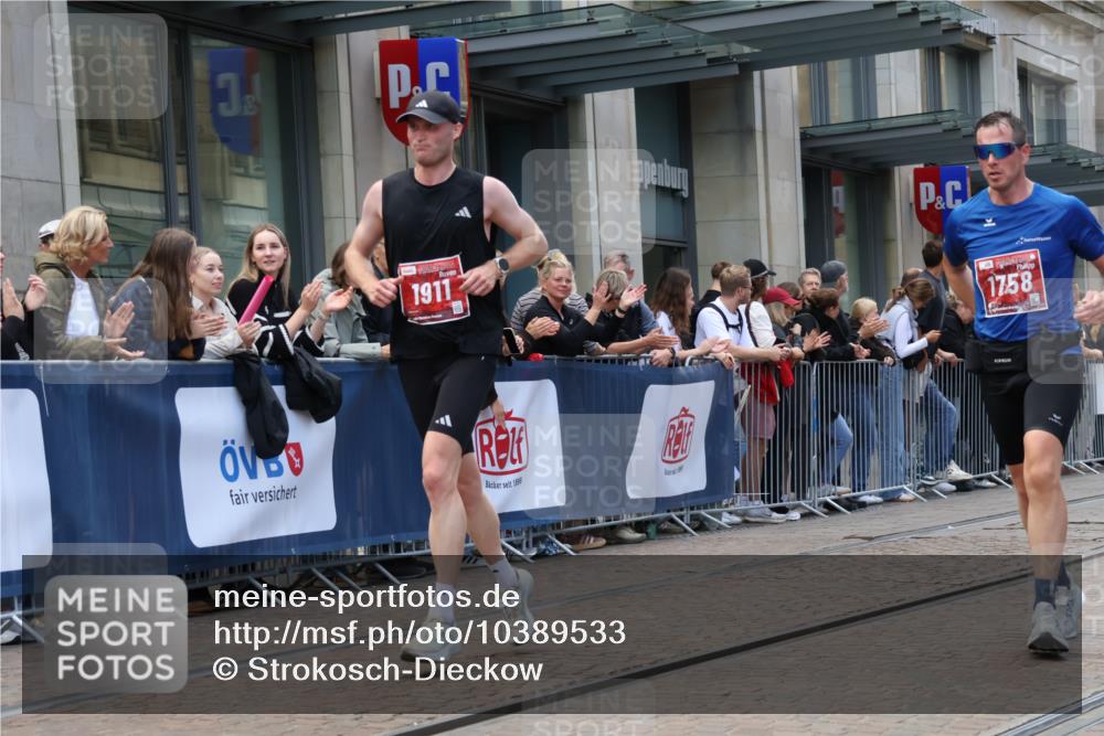 13.09.2026 - 21. swb-Marathon Bremen Strokosch-Dieckow http://msf.ph/oto/10389533 13.09.2026 13:00:16 Ziel 371, 453, 1136, 1550, 1754, 2141, 2683, 4904, 5776, 603, 671, 735, 912, 1571, 1758, 1911, 1930, 7015, 7170, 8689, 9153 meine-sportfotos.de