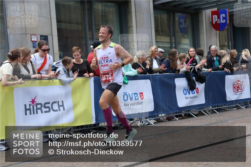 13.09.2026 - 21. swb-Marathon Bremen Strokosch-Dieckow http://msf.ph/oto/10389577 13.09.2026 13:00:21 Ziel 371, 453, 1136, 1550, 1754, 2141, 4904, 8749, 9849, 603, 671, 735, 912, 1571, 1758, 1911, 1930, 2683, 5776, 7015, 7170, 8689 meine-sportfotos.de