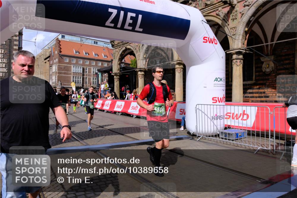 13.09.2026 - 21. swb-Marathon Bremen Tim E. http://msf.ph/oto/10389658 13.09.2026 13:32:32 Ziel 287, 1369, 2310, 2910, 3402, 3441, 3650, 3922, 4057, 4471, 4566, 4655, 4797, 4835, 5628, 6258, 6475, 6781, 6857, 6875, 6900, 7150, 7182, 7553, 7572, 7818, 8632, 9198, 9283, 9394, 9719, 9779, 13029, 13182, 13244 meine-sportfotos.de