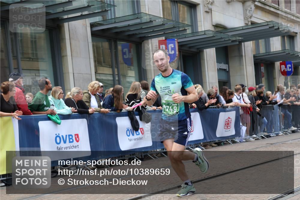 13.09.2026 - 21. swb-Marathon Bremen Strokosch-Dieckow http://msf.ph/oto/10389659 13.09.2026 13:00:36 Ziel 371, 6359, 8749, 9849, 453, 671, 1136, 1550, 1754, 2141, 2683, 4904, 5776, 7015 meine-sportfotos.de