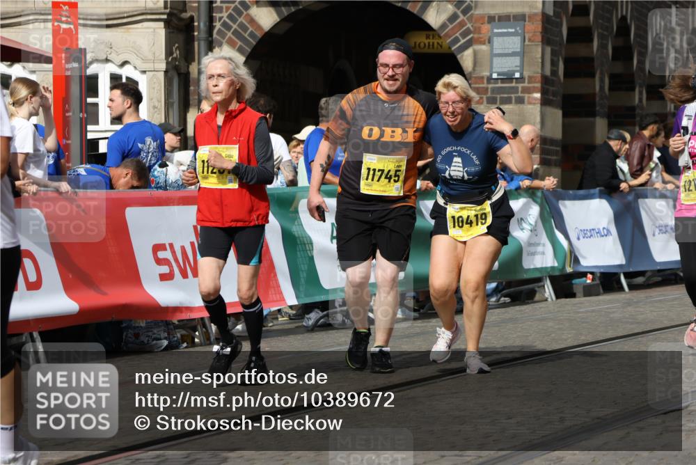 13.09.2026 - 21. swb-Marathon Bremen Strokosch-Dieckow http://msf.ph/oto/10389672 13.09.2026 11:11:24 Ziel 10163, 10313, 10527, 10611, 10644, 10653, 10792, 10841, 11043, 11062, 11141, 11237, 11483, 11679, 11691, 11993, 12396, 12401, 12507, 10155, 10510, 10511, 10546, 10552, 10977, 11239, 11289, 11533, 11702, 11927, 12082, 12220, 12286, 12311, 12336, 12508, 12553 meine-sportfotos.de