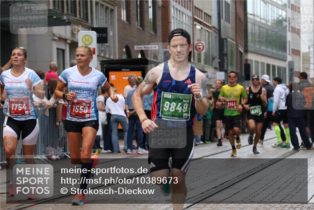 13.09.2026 - 21. swb-Marathon Bremen Strokosch-Dieckow http://msf.ph/oto/10389673 13.09.2026 13:00:40 Ziel 1619, 5663, 6359, 8749, 9849, 371, 453, 1136, 1550, 1754, 2141, 2683, 4904, 5776 meine-sportfotos.de