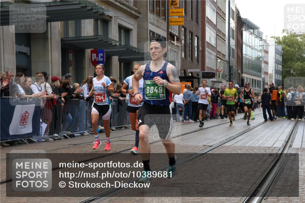 13.09.2026 - 21. swb-Marathon Bremen Strokosch-Dieckow http://msf.ph/oto/10389681 13.09.2026 13:00:40 Ziel 1619, 5663, 6359, 8749, 9849, 371, 453, 1136, 1550, 1754, 2141, 2683, 4904, 5776 meine-sportfotos.de