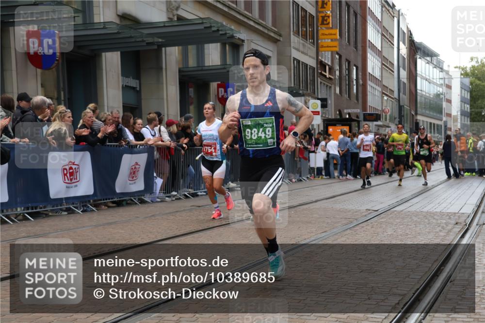13.09.2026 - 21. swb-Marathon Bremen Strokosch-Dieckow http://msf.ph/oto/10389685 13.09.2026 13:00:41 Ziel 1619, 5663, 6359, 8749, 9849, 371, 453, 1136, 1550, 1754, 2141, 2683, 4904, 5776 meine-sportfotos.de