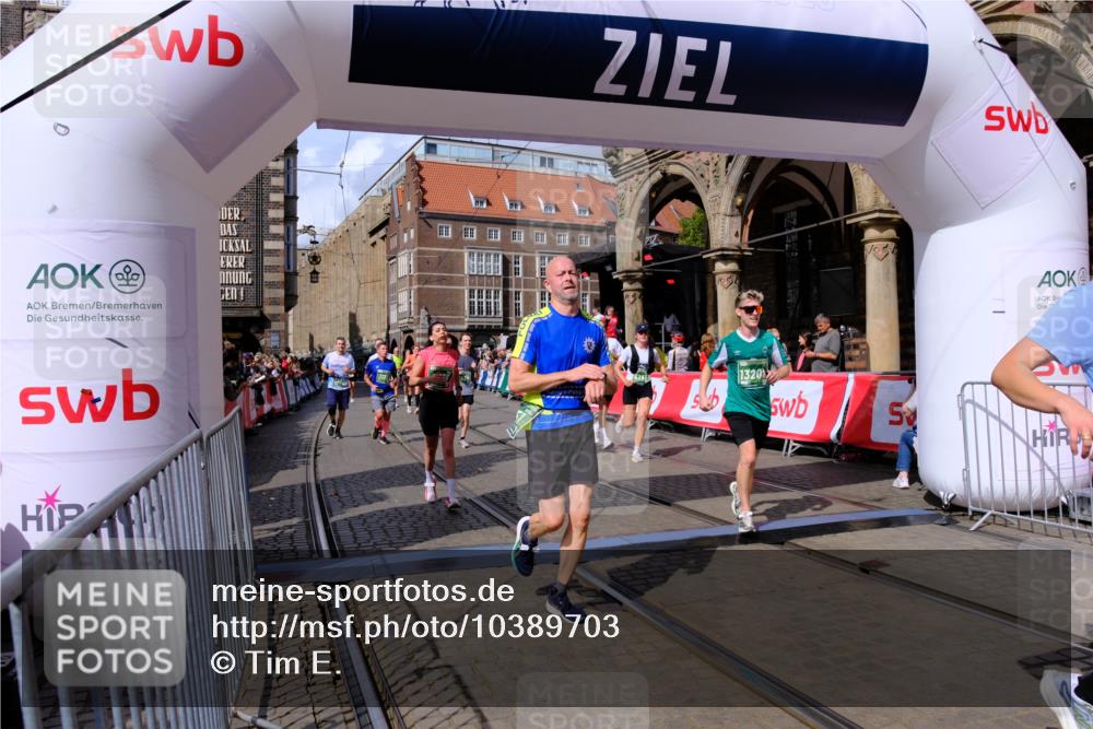 13.09.2026 - 21. swb-Marathon Bremen Tim E. http://msf.ph/oto/10389703 13.09.2026 13:32:47 Ziel 1687, 2292, 2293, 2611, 2910, 2992, 3354, 3402, 3429, 3441, 3878, 4263, 4323, 4380, 4471, 4655, 4835, 5281, 6518, 6593, 6760, 6781, 6900, 7150, 7173, 7572, 7990, 8957, 9040, 9151, 9175, 9198, 9283, 9719, 9779, 13208, 13244 meine-sportfotos.de