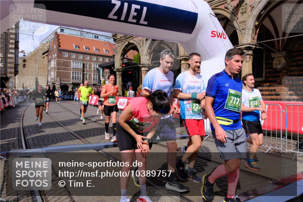 13.09.2026 - 21. swb-Marathon Bremen Tim E. http://msf.ph/oto/10389757 13.09.2026 13:32:52 Ziel 1437, 1687, 2292, 2293, 2611, 2992, 3354, 3429, 3878, 3895, 4263, 4323, 4380, 4862, 5281, 5398, 6518, 6583, 6593, 6718, 6760, 6781, 6900, 7016, 7173, 7466, 7758, 7990, 8344, 8957, 9040, 9151, 9175, 9719, 13208 meine-sportfotos.de