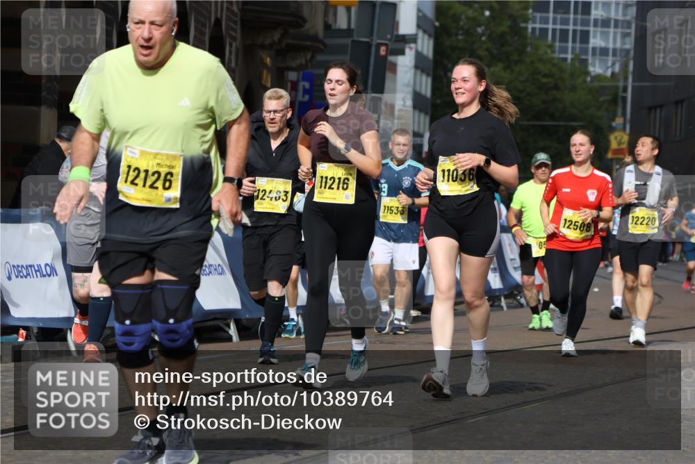 13.09.2026 - 21. swb-Marathon Bremen Strokosch-Dieckow http://msf.ph/oto/10389764 13.09.2026 11:11:30 Ziel 10313, 10419, 10527, 10611, 10644, 10653, 11062, 11141, 11231, 11458, 11483, 11679, 11691, 11745, 11993, 12148, 12396, 12401, 12507, 10155, 10510, 10511, 10552, 10616, 10977, 11239, 11533, 11927, 12082, 12286, 12311, 12336, 12553 meine-sportfotos.de