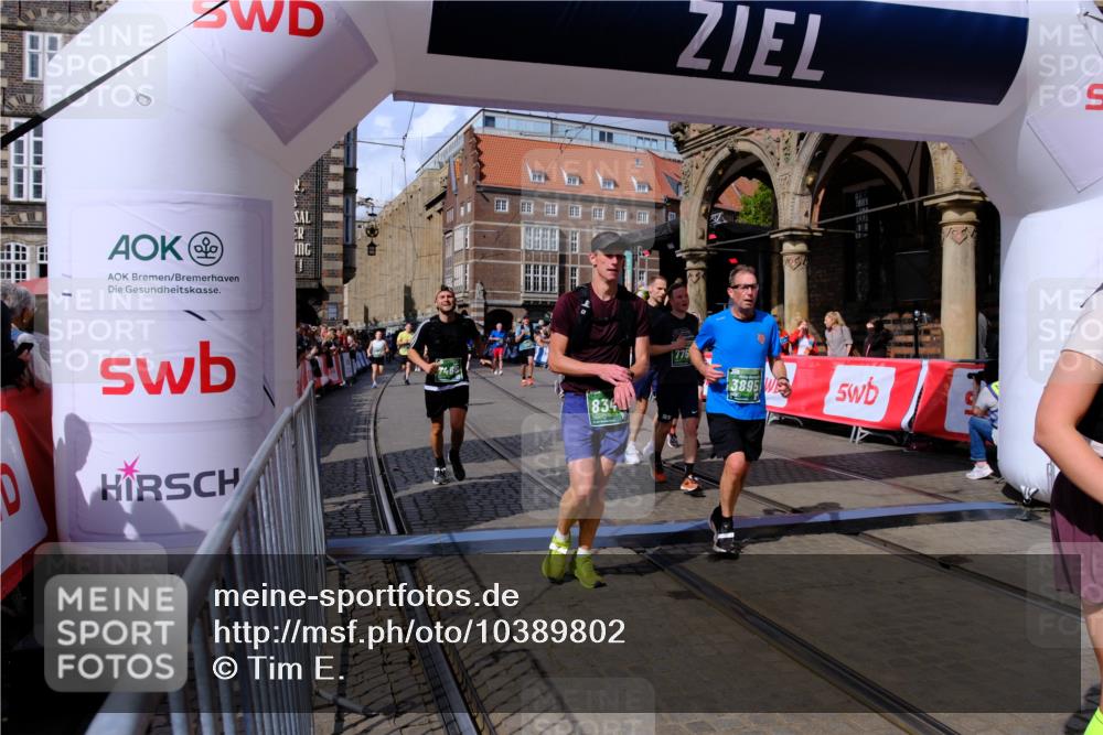 13.09.2026 - 21. swb-Marathon Bremen Tim E. http://msf.ph/oto/10389802 13.09.2026 13:33:03 Ziel 891, 1437, 2611, 2638, 3354, 3878, 3895, 3902, 4233, 4323, 4862, 5009, 5398, 5581, 5657, 6018, 6583, 6718, 6786, 7016, 7466, 7758, 8344, 8367, 8506, 10048, 13164, 13232, 13234, 13247 meine-sportfotos.de