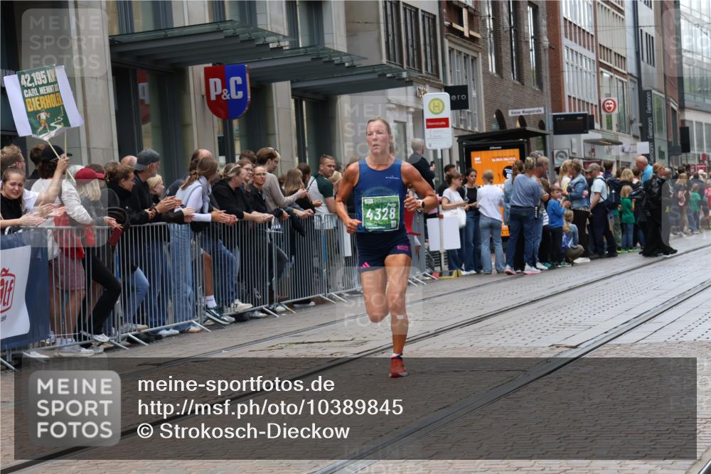 13.09.2026 - 21. swb-Marathon Bremen Strokosch-Dieckow http://msf.ph/oto/10389845 13.09.2026 13:01:03 Ziel 1411, 1619, 3019, 4118, 4328, 5663, 5996, 13063, 5663, 6359, 8749, 9849 meine-sportfotos.de