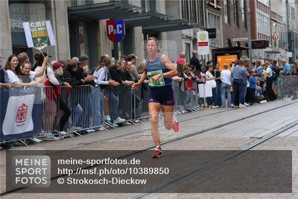 13.09.2026 - 21. swb-Marathon Bremen Strokosch-Dieckow http://msf.ph/oto/10389850 13.09.2026 13:01:03 Ziel 1411, 1619, 3019, 4118, 4328, 5663, 5996, 13063, 5663, 6359, 8749, 9849 meine-sportfotos.de