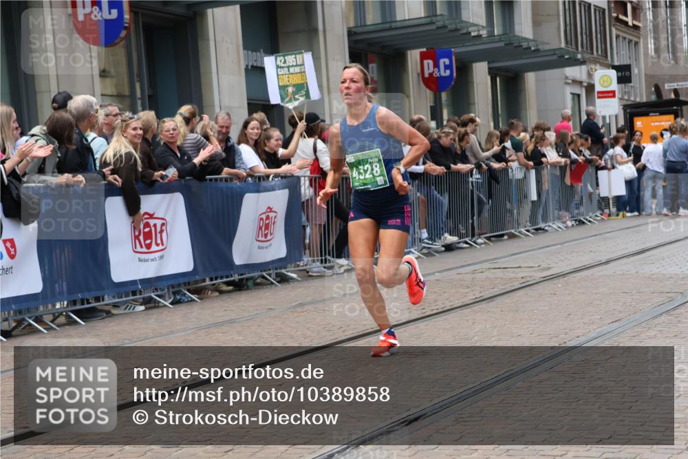 13.09.2026 - 21. swb-Marathon Bremen Strokosch-Dieckow http://msf.ph/oto/10389858 13.09.2026 13:01:04 Ziel 1411, 1619, 3019, 4118, 4328, 5996, 13063, 1619, 5663, 6359, 8749, 9849 meine-sportfotos.de