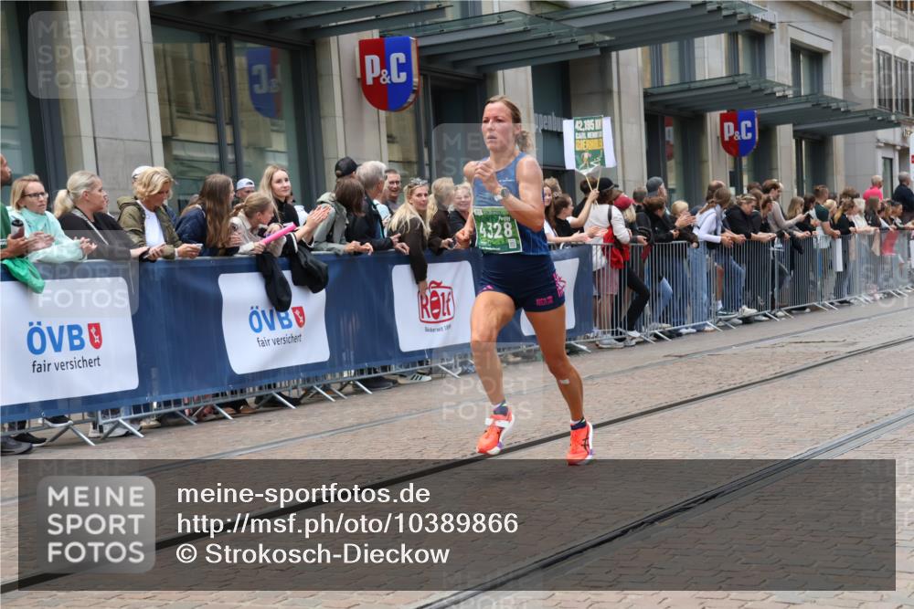 13.09.2026 - 21. swb-Marathon Bremen Strokosch-Dieckow http://msf.ph/oto/10389866 13.09.2026 13:01:04 Ziel 1411, 1619, 3019, 4118, 4328, 5996, 13063, 1619, 5663, 6359, 8749, 9849 meine-sportfotos.de
