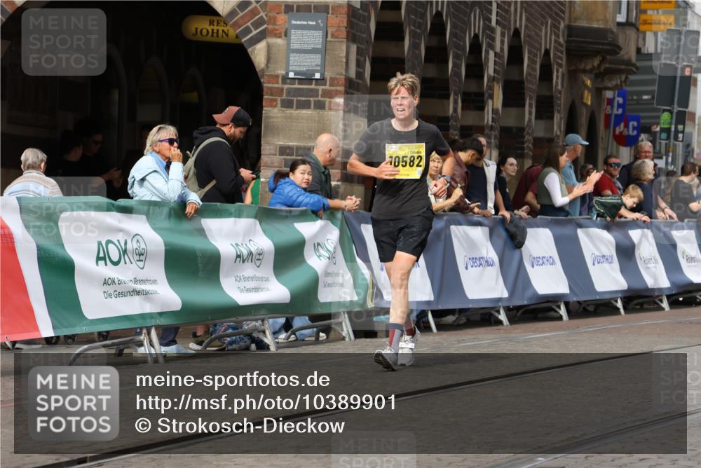 13.09.2026 - 21. swb-Marathon Bremen Strokosch-Dieckow http://msf.ph/oto/10389901 13.09.2026 11:11:59 Ziel 10155, 10510, 10511, 10546, 10552, 10616, 10977, 11239, 11289, 11533, 11702, 11927, 12082, 12220, 12286, 12311, 12336, 12553, 10490, 11585, 12012 meine-sportfotos.de