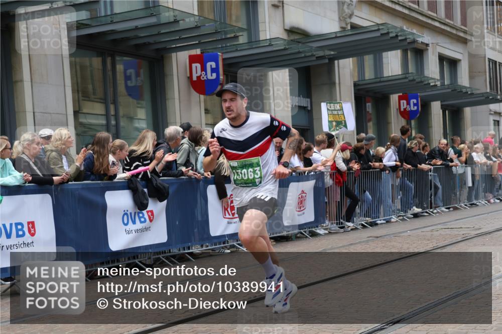 13.09.2026 - 21. swb-Marathon Bremen Strokosch-Dieckow http://msf.ph/oto/10389941 13.09.2026 13:01:19 Ziel 1614, 4118, 4696, 5369, 5996, 7950, 9137, 13063, 13168, 1411, 1619, 3019, 4328, 5663 meine-sportfotos.de